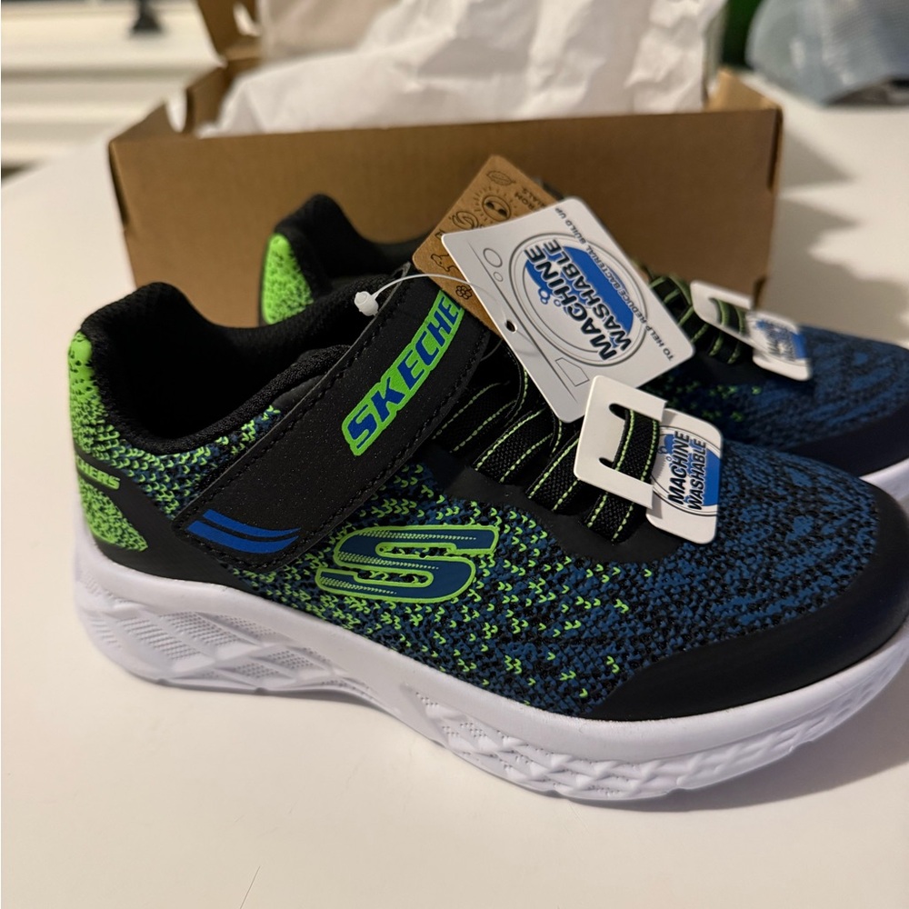 Skechers Kids Navy and Green Knit Hook-and-Loop Sneakers